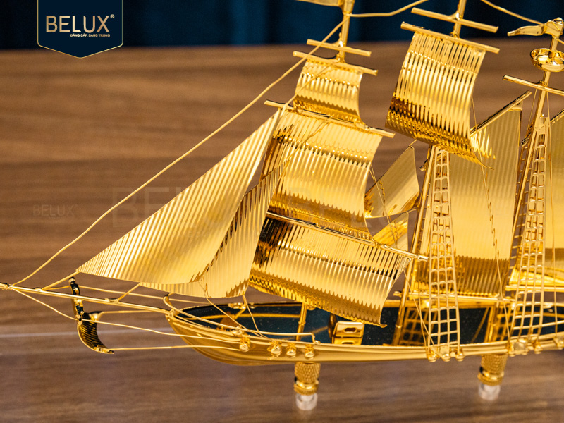 Đế bút thuận buồm xuôi gió mạ vàng 24k 34x10x20cm